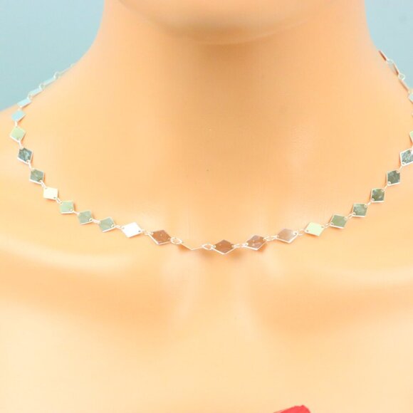 Delicate & Contemporary Necklace Chain, A Lovely Choice for Women, EVCH1573 - Picture 5 of 10